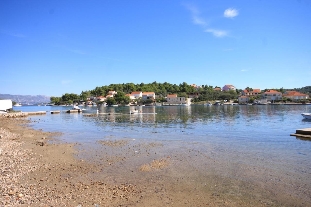 Rooms With A Parking Space Lumbarda, Korcula - 4436 Exterior photo