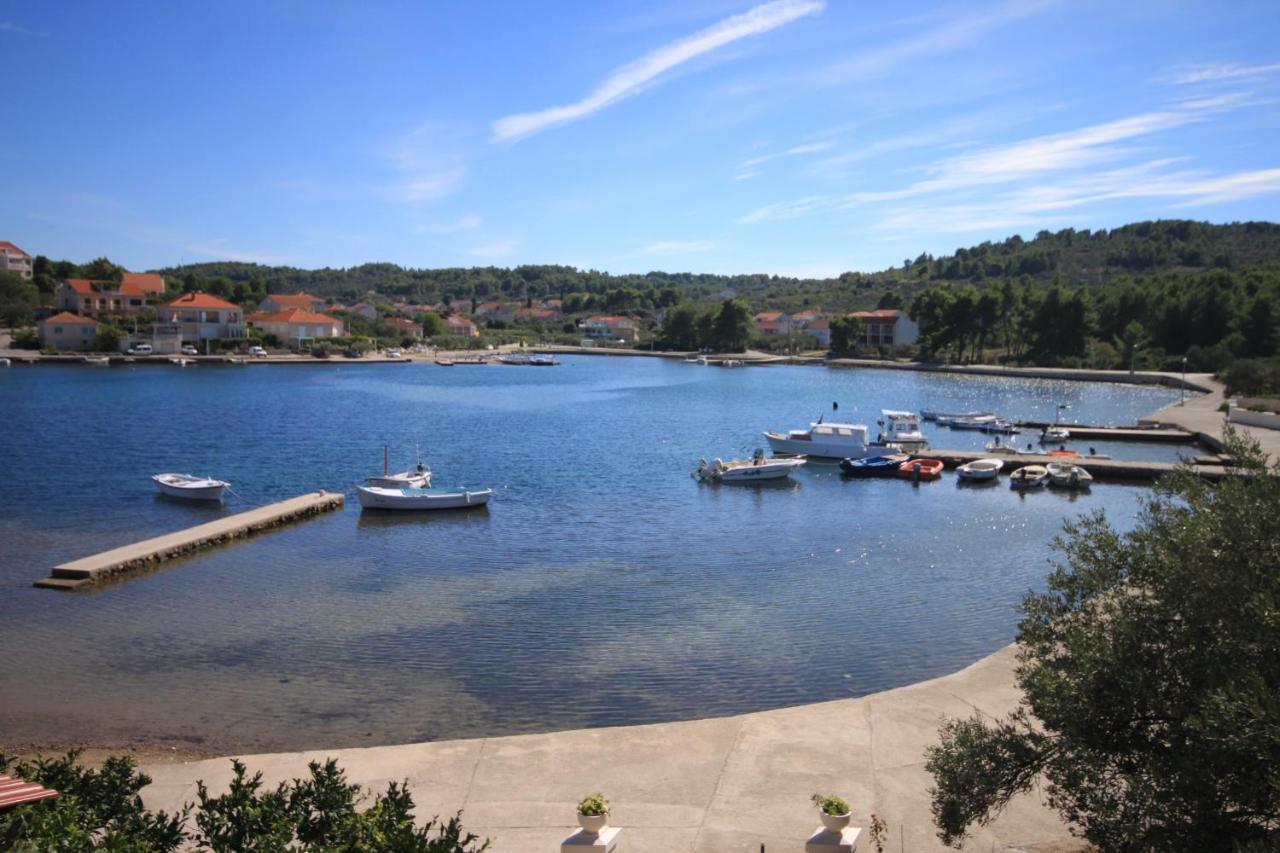 Rooms With A Parking Space Lumbarda, Korcula - 4436 Exterior photo